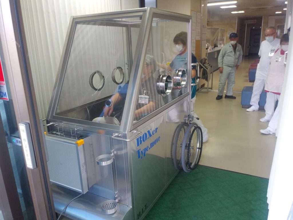移動型車椅子用陰圧ボックス